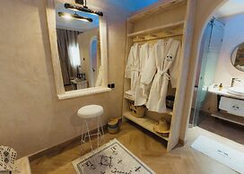 Nasser Palace Suites & Spa