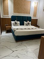 Royal Vista Hotel By Divud Ecom