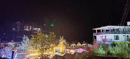 Red Leaf Resort & Cafe