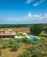Spacious Country Villa With Private Pool