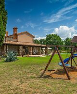 Spacious Country Villa With Private Pool