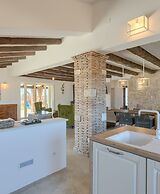 Spacious Country Villa With Private Pool