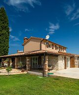 Spacious Country Villa With Private Pool