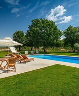 Spacious Country Villa With Private Pool