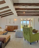 Spacious Country Villa With Private Pool