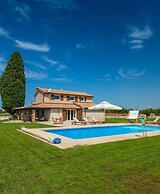 Spacious Country Villa With Private Pool
