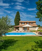 Spacious Country Villa With Private Pool