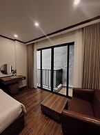 Azen Lakeside Apartment & Hotel