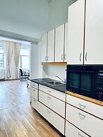 Modern Studio Close to Stadthalle