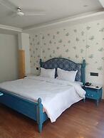 NAINA LODGE