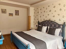NAINA LODGE