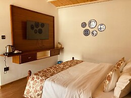 NAINA LODGE