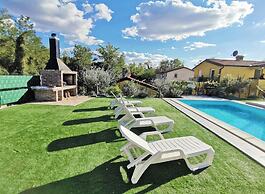 Two-storey House With Pool in Štrika