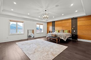 GLOBALSTAY Luxury 4 Bedroom House