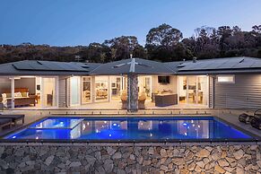 Baymere Pool Spa City Views