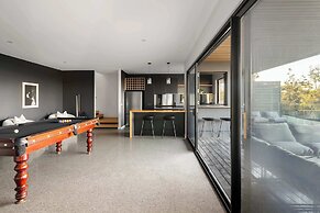 Valora Luxury By The Bay