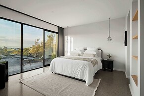 Valora Luxury By The Bay