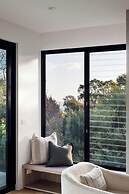 Banksia Luxury Home With Views