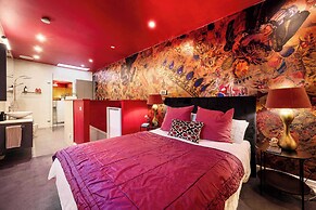 The Empress Direct Access Carlton Gardens