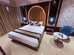 Hotel Saffron Grand Thane