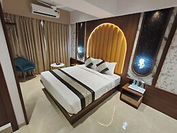 Hotel Saffron Grand Thane