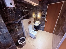 Hotel Saffron Grand Thane