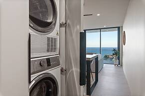 Modern 1-bed With Tamarama Beach Views