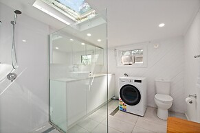 Stylish 2-bed House With Private Courtyard
