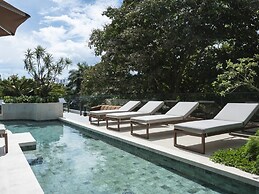 4 Guests 1 Bedroom Shared Pool