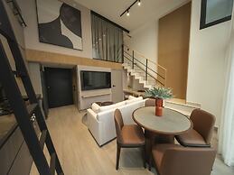 4 Guests 1 Bedroom Shared Pool
