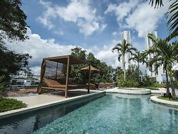 Modern 1BR Apt Great City View