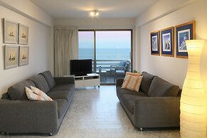 Mackenzie Beachfront Suite