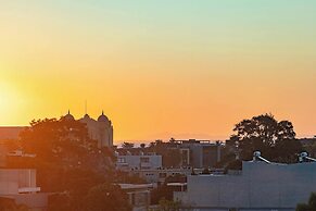 Saint Noir in St Kilda