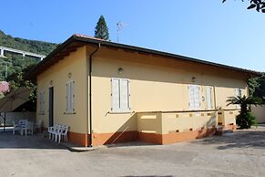 Villa 3 letti 2 docce e Giardino