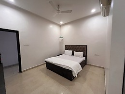 Hotel Golden Leaf