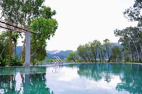 Van Long Garden Retreat
