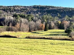 Mountain Retreat With River Views Near Sunday River and Year-round Adv