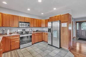 Mountain Retreat With River Views Near Sunday River and Year-round Adv