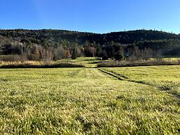 Mountain Retreat With River Views Near Sunday River and Year-round Adv