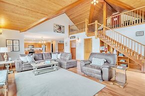 Mountain Retreat With River Views Near Sunday River and Year-round Adv