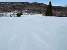 Mountain Retreat With River Views Near Sunday River and Year-round Adv
