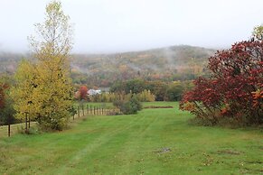 Mountain Retreat With River Views Near Sunday River and Year-round Adv