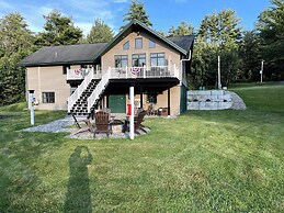 Mountain Retreat With River Views Near Sunday River and Year-round Adv