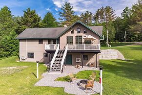 Mountain Retreat With River Views Near Sunday River and Year-round Adv