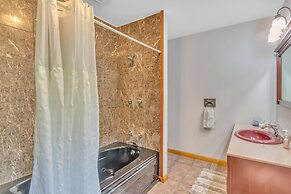 Mountain Retreat With River Views Near Sunday River and Year-round Adv