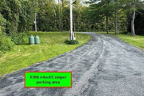 Mountain Retreat With River Views Near Sunday River and Year-round Adv