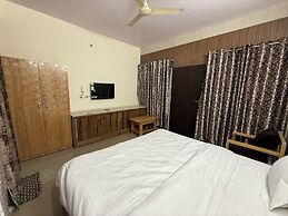 THE GRAND SERENITY HOTEL