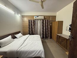 THE GRAND SERENITY HOTEL