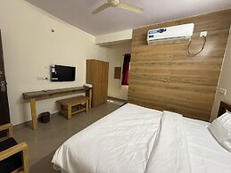 THE GRAND SERENITY HOTEL