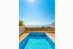 Villa Sequoia Yellow